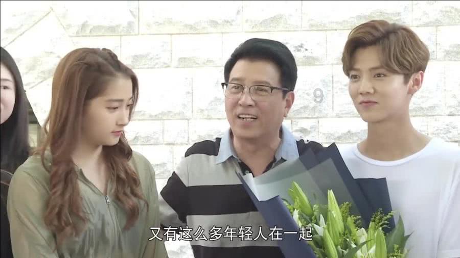 我要结婚了，父母对我说嫁出去的女儿泼出去的水，以后什么都不给我，还说什么，以后要我帮我弟弟？